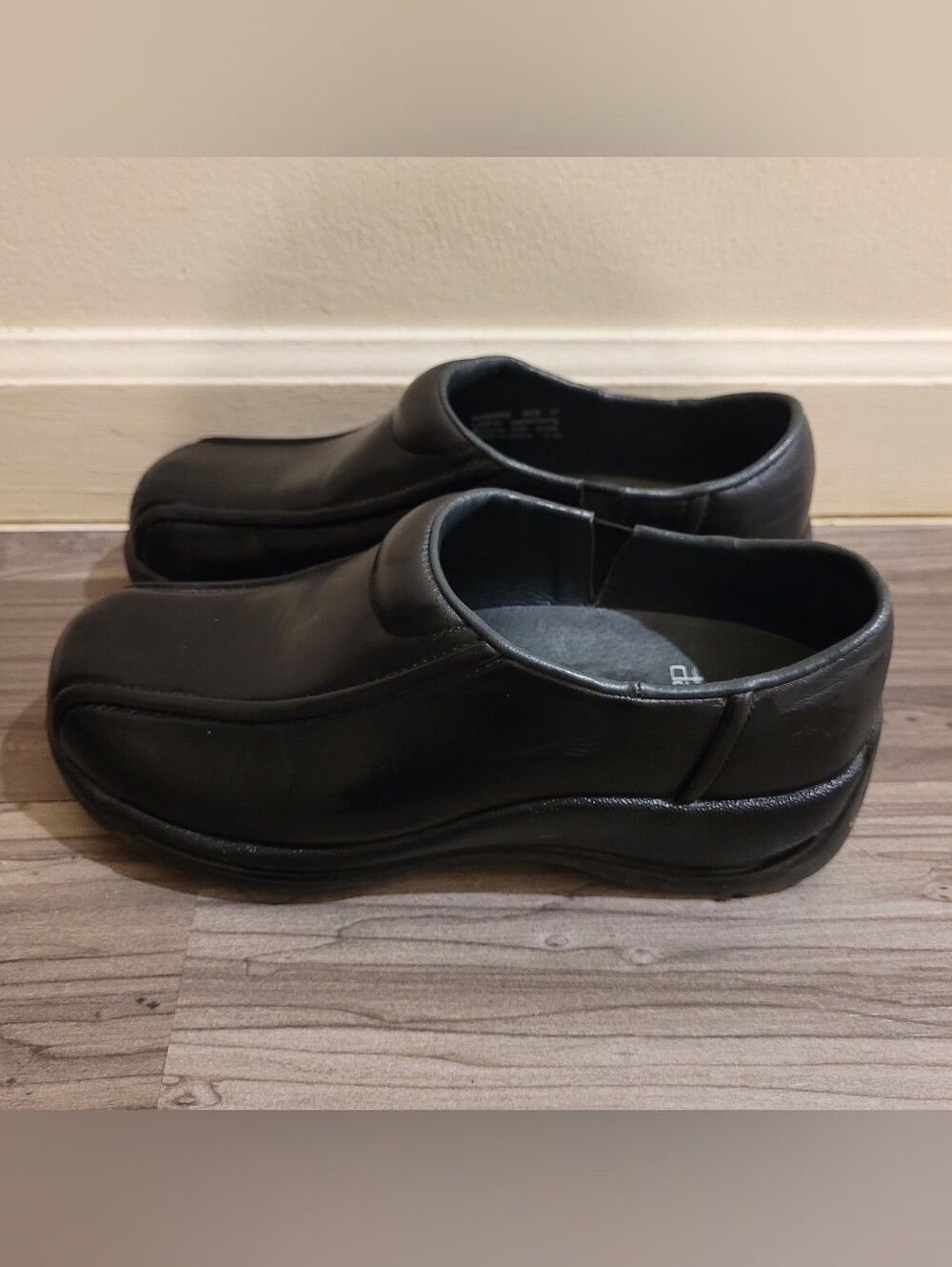 Dansko Women's Black Slip-On Casual Leather Clog Shoes Size 37 Medical Nurse